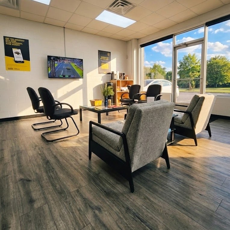 The customer waiting area inside Meineke Bear Creek
